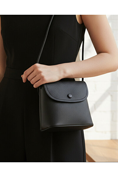 REDTAG جراب هاتف أسود للنساء