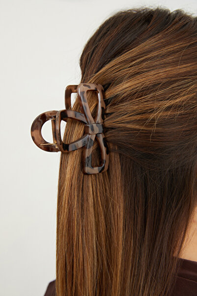 Fulla Moda Leopard Patterned Bow Tie Buckle