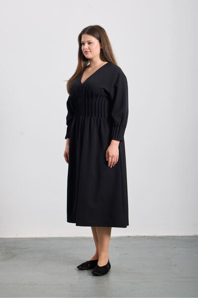 LUOKK NATILDA V Yaka Pileli Midi Elbise Siyah