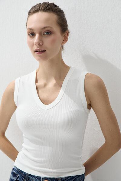 TUBİA Women's Ecru Color V-Neck Zero Sleeve Blouse