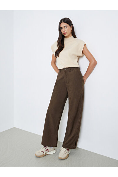 Styli Women Brown Solid Corduroy Wide Leg Pants