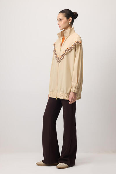 Touché Privé Embroidered Raincoat