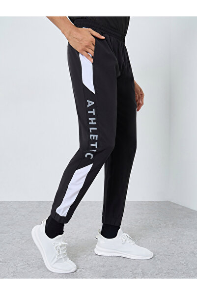 Styli بنطال رياضي بقصّة عادية مع لوحة جانبية وتفاصيل مطبوعة