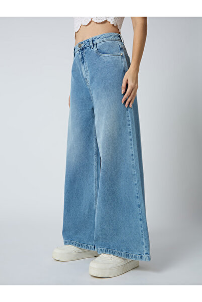 Globus By Styli Light Blue Cotton Mid-Rise Flared Jeans