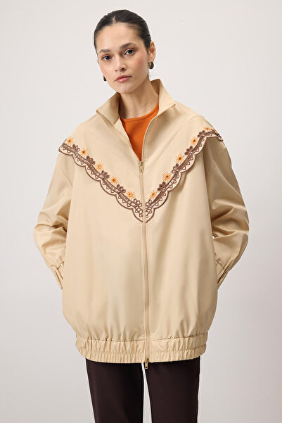 Touché Privé Embroidered Raincoat