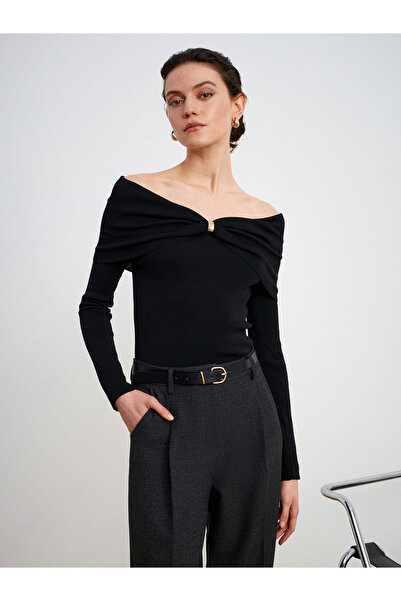 Dilvin 10820 Off-The-Shoulder Bow Detail Top-Black
