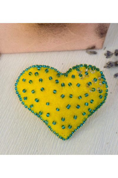 Handmade Broșă/mărțișor Inimă cu buline