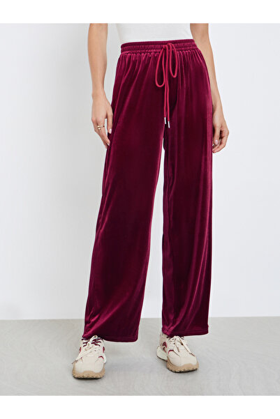 Styli Women Burgundy Plain Velvet Wide Leg Pants