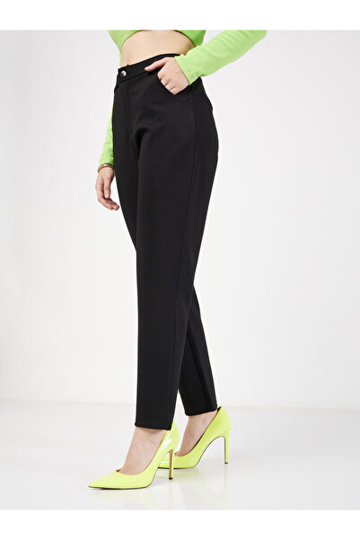 Sassafras By Styli Women Black Solid Flat Front Tapered Pants