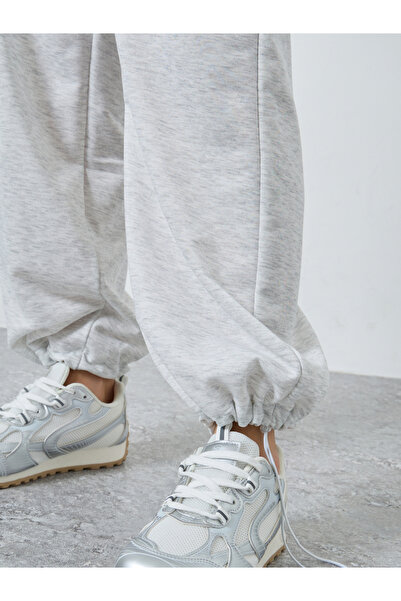 Styli Women Grey Solid Drawstring Waist Loose Fit Joggers