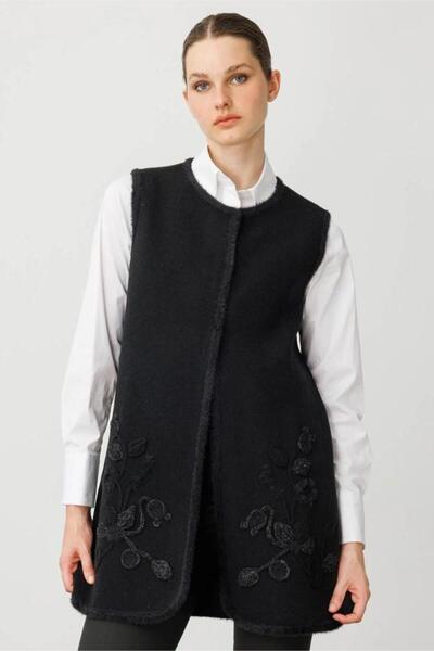 Desen 25014 Tricot Front with Flower Pattern Afrodite with Waving Bands and Snap Closure S-Necklace Long Vest