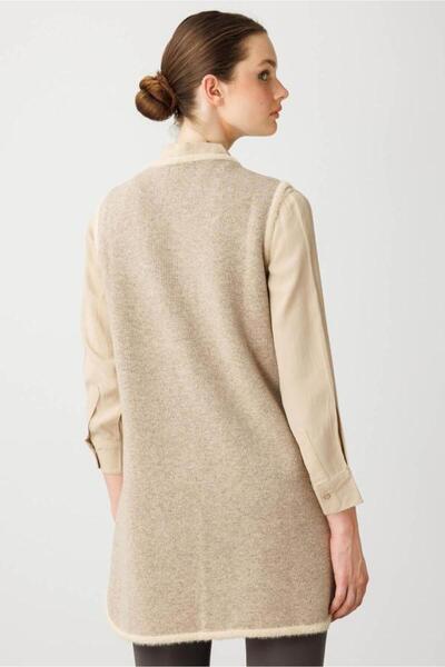 Desen 25014 Tricot Front with Flower Pattern Afrodite with Waving Bands and Snap Closure S-Necklace Long Vest