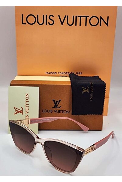 Louis Vuitton glasses with accessories