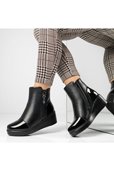 Modlet.ro Γυναικείες μαύρες μπότες με πλατφόρμα MOD14131