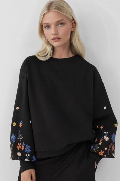 Hiccup Printed Long Sleeve Round Neck Sweatshirt
