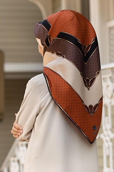 Vissona 57% ΜΕΤΑΞΟΥΡΕΟΝ 43% ΒΙΣΚΟΝΤΙΝΗ Μεταξωτό Φουλάρι με πουά και γεωμετρικ...