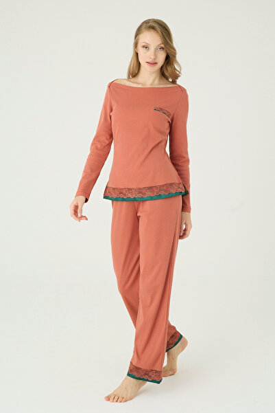 İPEKTENİM Dantel Detaylı Kayık Yaka Pijama Takımı