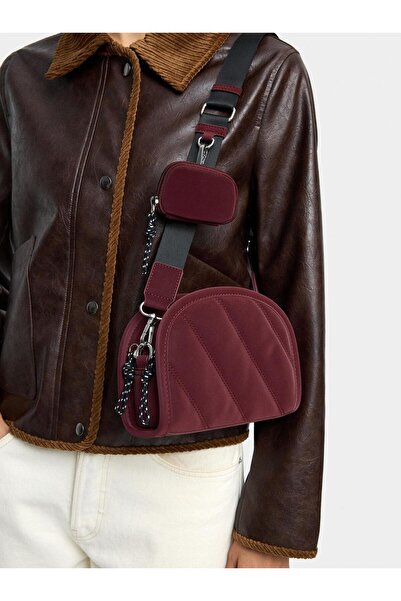 PARFOIS Yumuşak Dokulu Charm'lı Çapraz Askılı Çanta