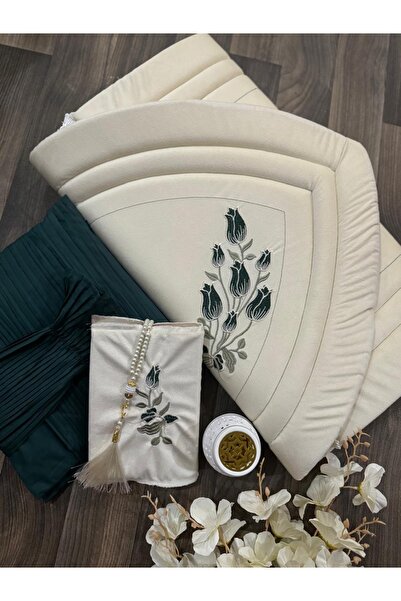 Star dresses Embroidered 3-piece prayer set: prayer rug, abaya, and Quran protector