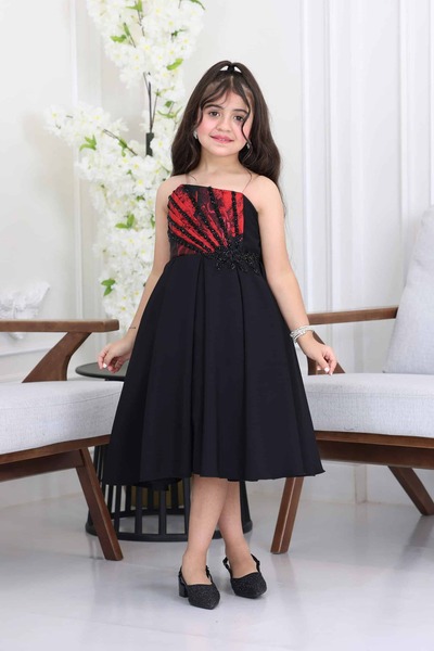 modern designer A distinctive and luxurious girl's dress