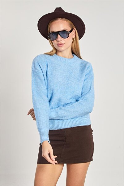 BARRELS AND OIL سترة بوكل للنساء برقبة دائرية - أزرق