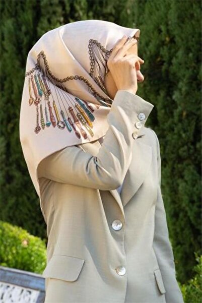 Vissona وشاح تيفيل الحريري 61009 - 2 - 0003 بنمط سلسلة كريمية