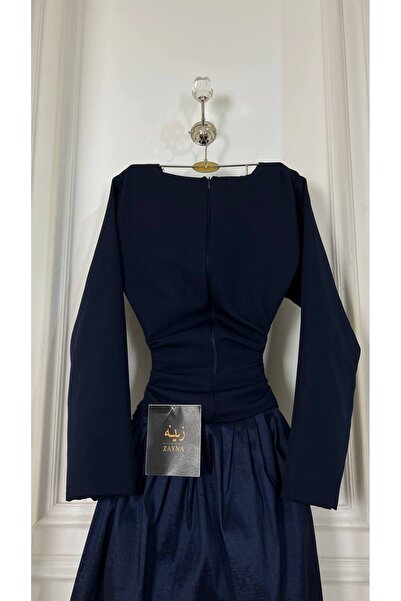 ZAYNAFashion Elegant navy blue midi dress.