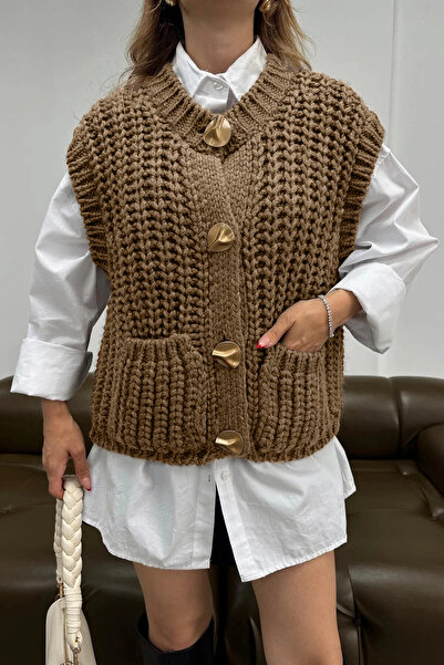 MAXXANA Gold Buttoned Knitted Sweater Vest