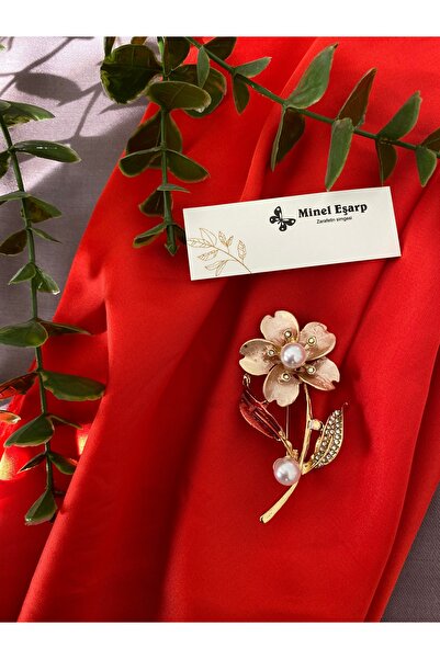 MİNELEŞARP34 Çiçek simgeli taşlı broş. 70e70 saten fular hediyeli. Hediye paketi ile gönderim sağlanır