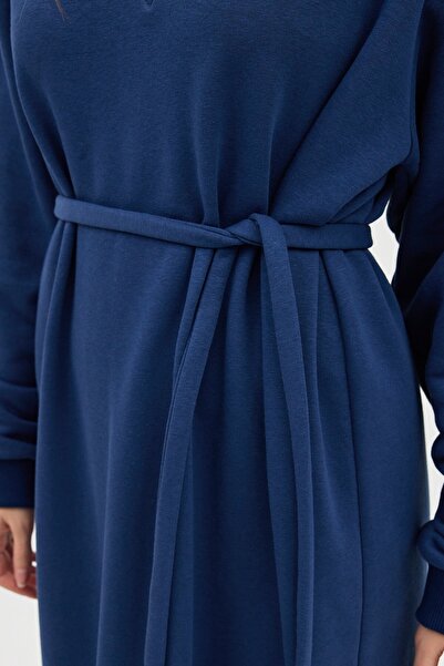 QANU Μακρύ φούτερ με λαιμόκοψη σε σχήμα V Indigo