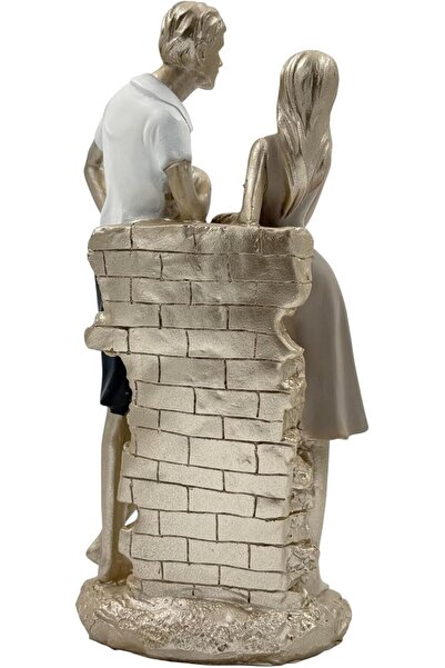 B&D Decor Romantic Couple Statue, Silver & White Resin Sculpture with Brick Wall Base
