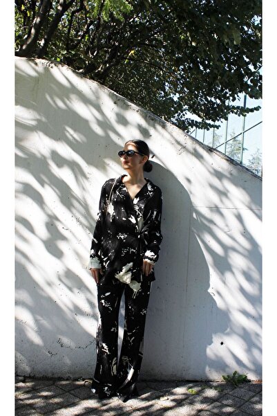 inmuse طقم سترة وبنطلون من الساتان بتصميم ثعبان ذاتي الصنع مكون من بأزرار على...