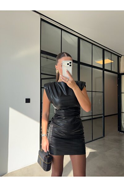 BB Bensu Buyruk VATKALI SIFIR KOL DERİ ELBİSE