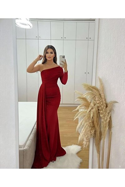 Modafeminen A Gathered Draping or Tail Detail at the Waist That Hangs down Towards the Floor Is Available Red 582269