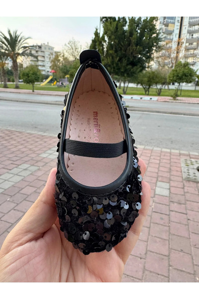 QUEEN KİDS حذاء باليه أسود مزين بالترتر مع شريط مطاطي