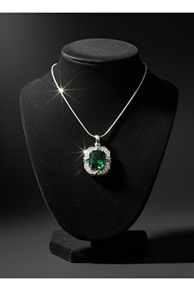 LUNEVORA قلادة نسائية من الفولاذ مرصعة بحجر كريستال مربع الشكل باللون الأخضر