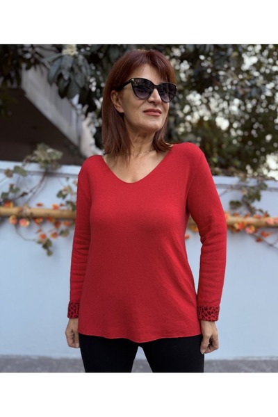 DenizEge Small Print Inner Leopard Pattern V-Neck Red