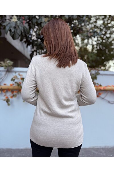 DenizEge Small Pattern Inner Leopard Print V-Neck Ecru