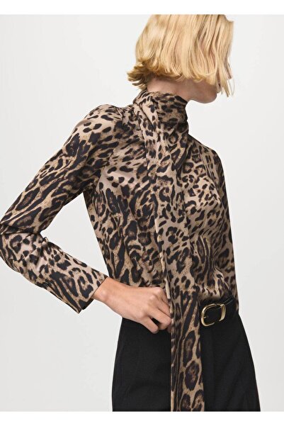 MANGO Woman Hayvan desenli fularlı bluz