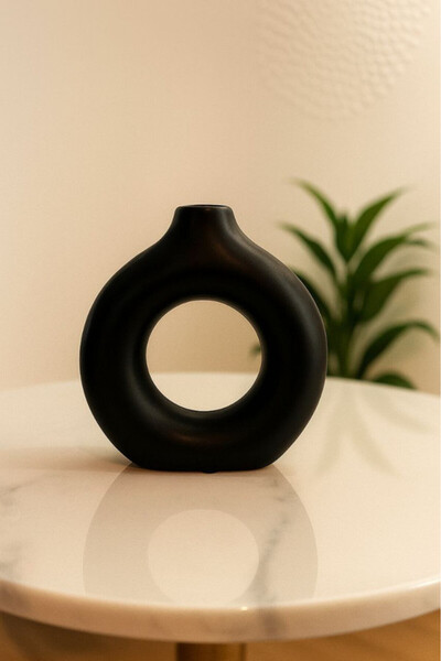 4gdran Black ceramic vase with a modern design – stylish home decor
