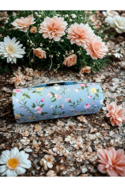 Haneliya Aynalı Çiçek Desenli Ruj Kılıfı – Mavi | Kumaş Kaplama Metal Çıtçıtl...