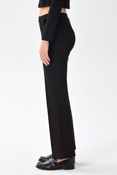 İKİLER Knitted Trousers with piped Elastic Waist Pockets on the Front