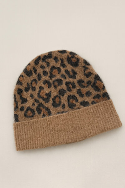 Butik Kadın Yumuşacık Leopar desenli Akrilik Kumaş Saçaklı Tüylü Bere – Sıcak Tutucu Kışlık Şapka