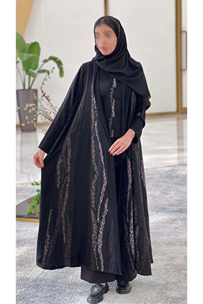 AYA عباية سوداء بقماش كريمي وتطريز كتان من الداخل