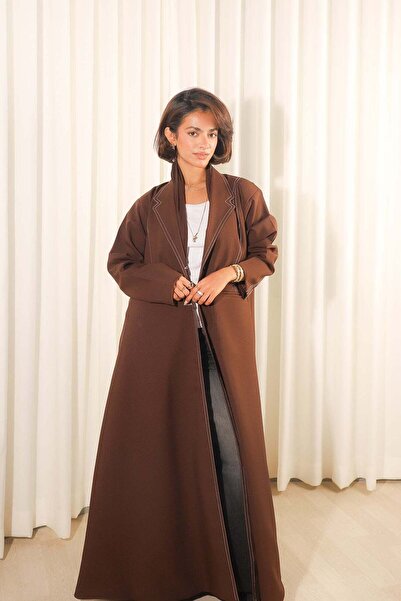 AYA سترة مخططة باللون البني