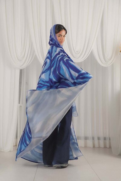 AYA عباية مطبوعة باللون الأزرق