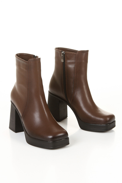 Akçetin Moda Γυναικείες καφέ μπότες καθημερινής χρήσης με χοντρή σόλα