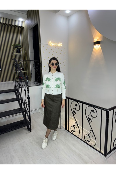 Butik Beyaz Taşlı boncuklu palmiye işlemeli çelik triko gold düğmeli hırka 49...