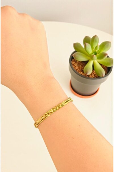 Store Diva Charm Gold Look Embroidered Bracelet