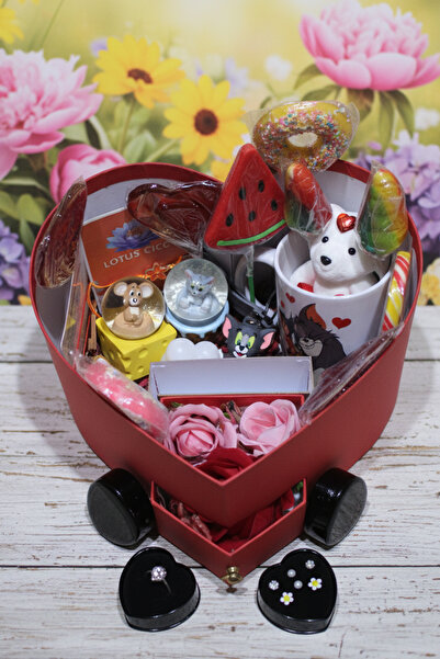 Goldwither Sevgiliye Romantik Tom ve Jerry Kar Küresi Anahtarlık Şeker Dolu Çekmeceli Kalp Kutu Hediye Paketi